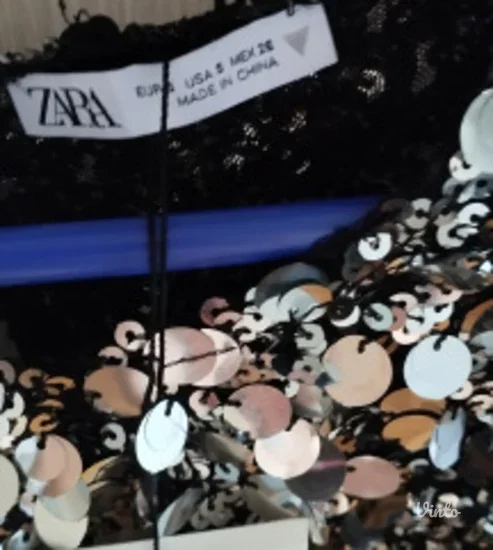 Zara bluza sa krljuštima novo