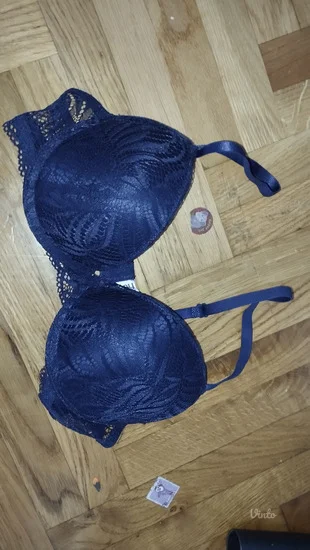 Grudnjak Sinsay 75B novo