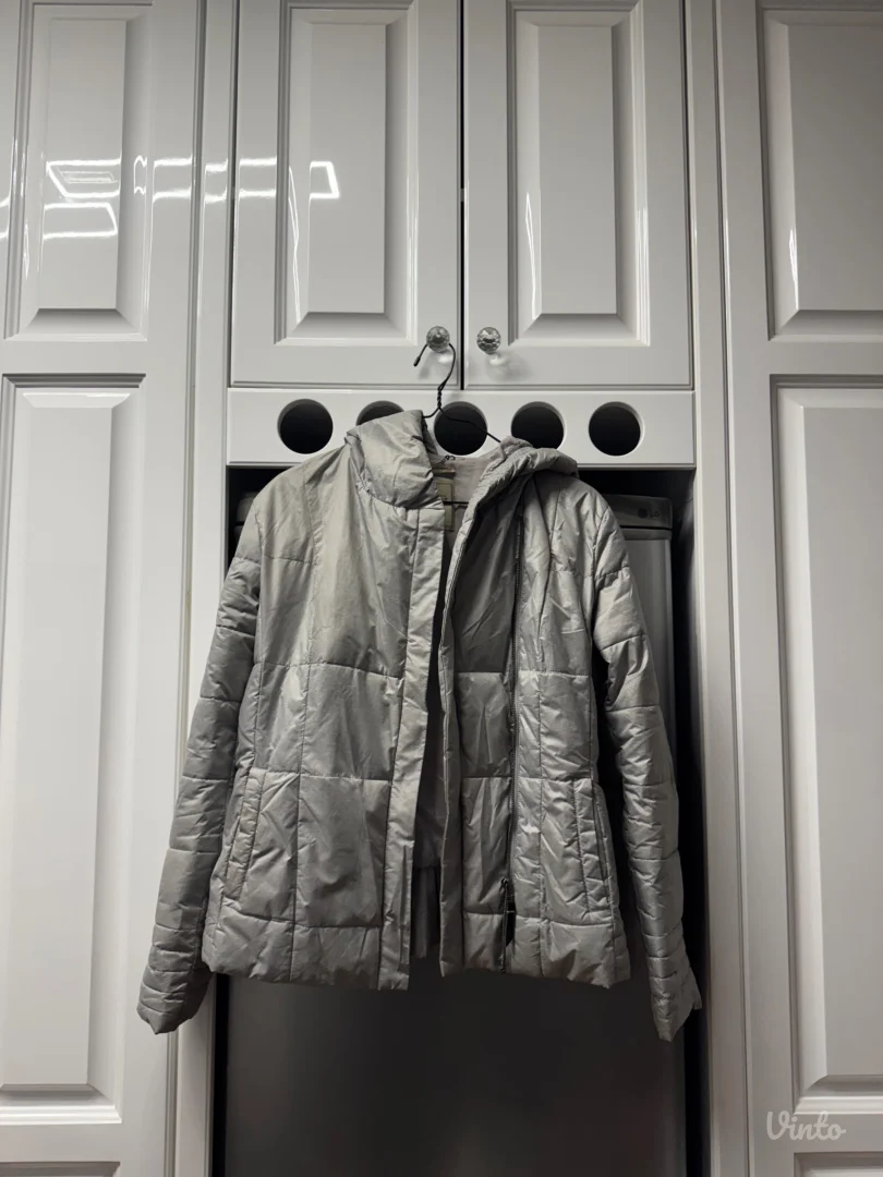 Zenske jakne i matnil