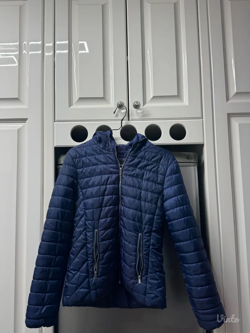 Zenske jakne i matnil