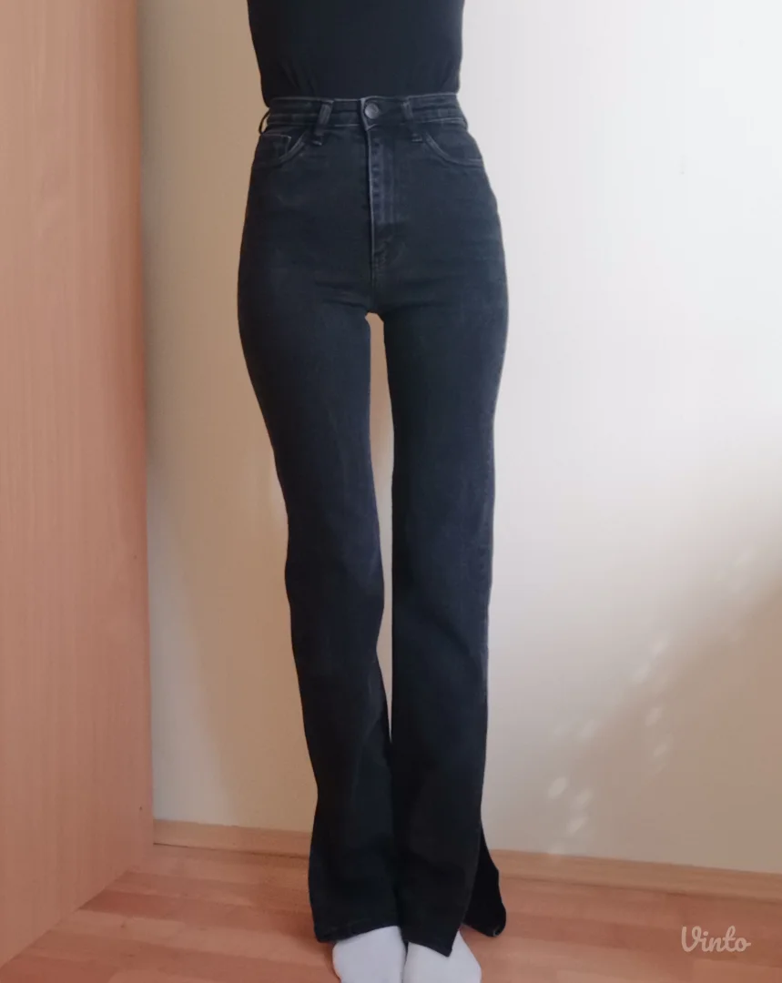 Crne farmerke zvoncare XS