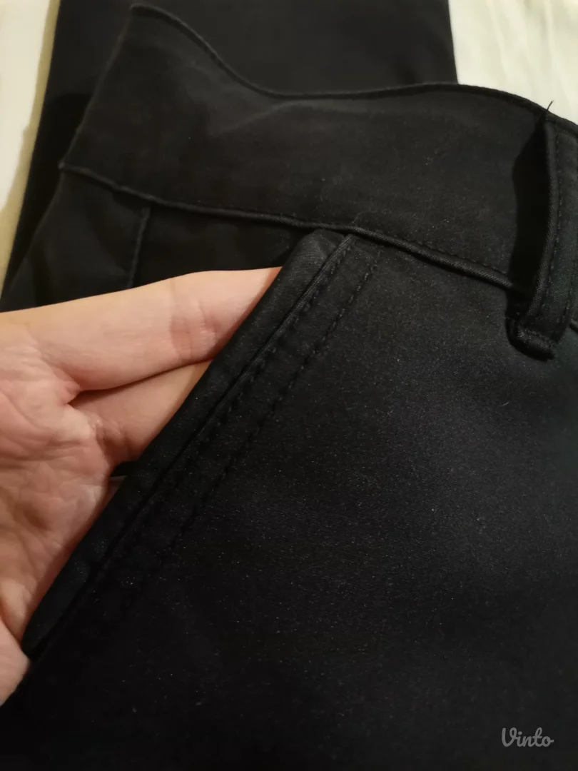 Ženske crne pantalone L-XL