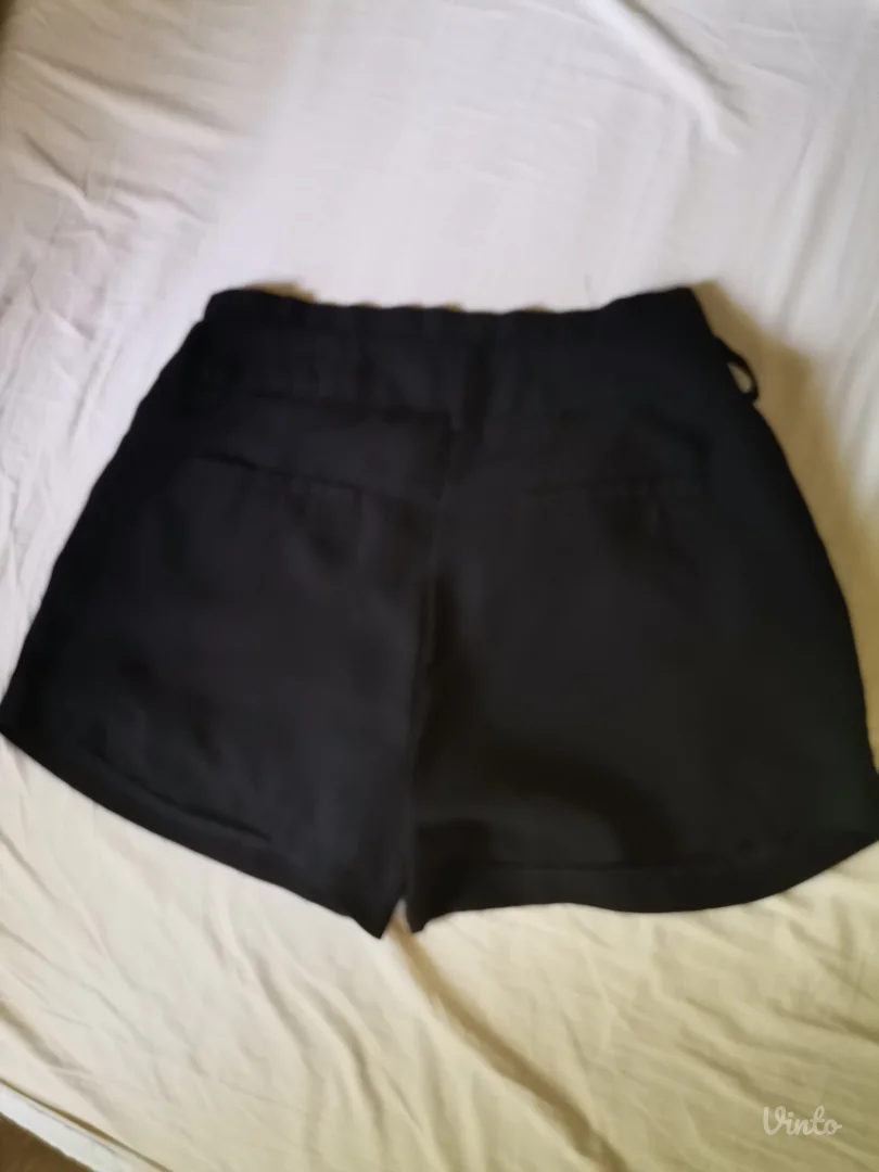 Crni šorts Amisu XS