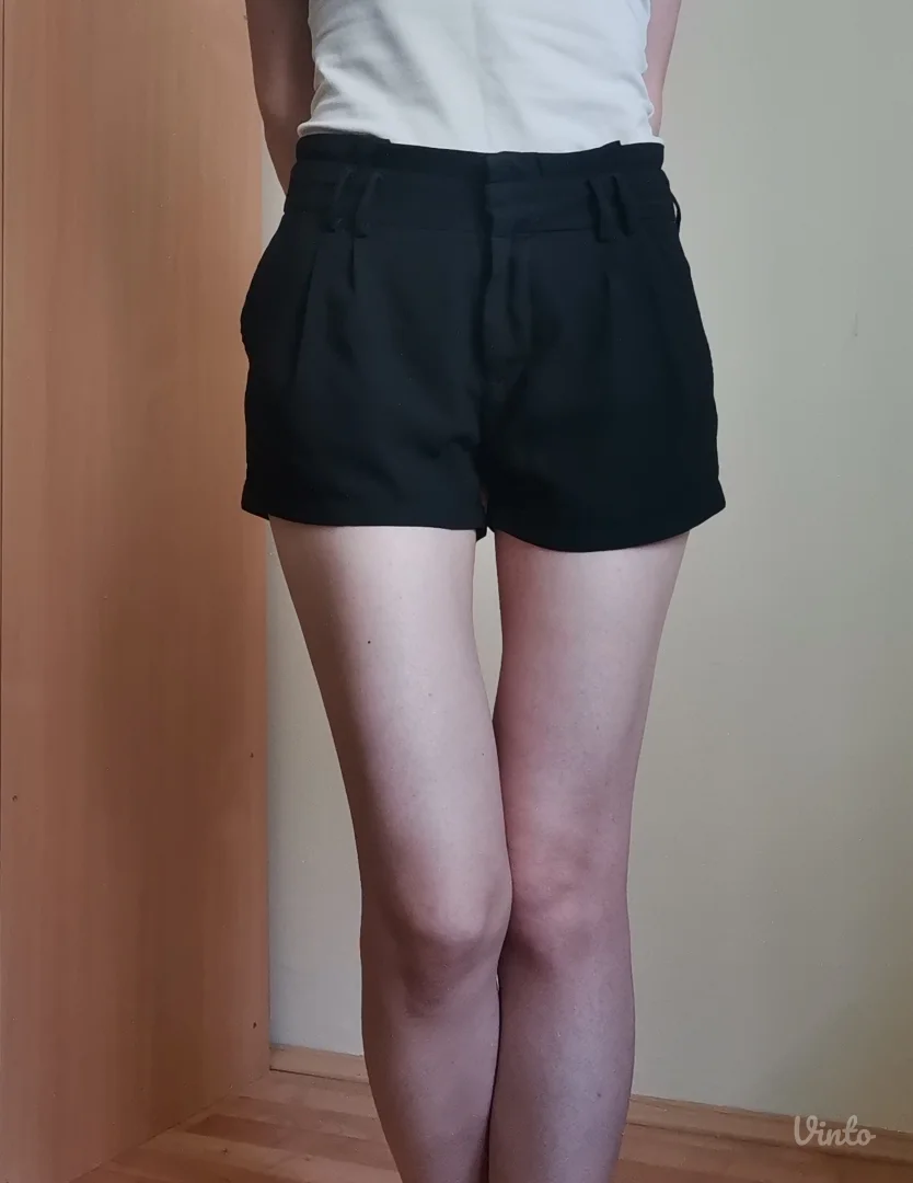 Crni šorts Amisu XS