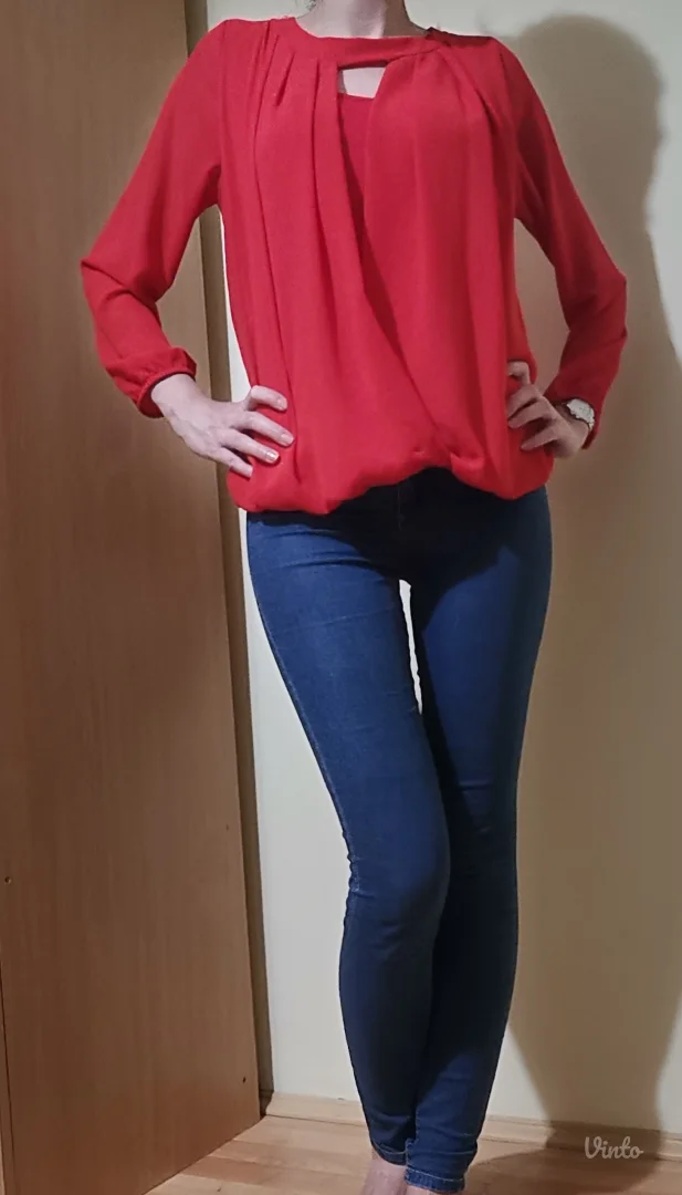 Crvena bluza (poklon uz kupovinu)