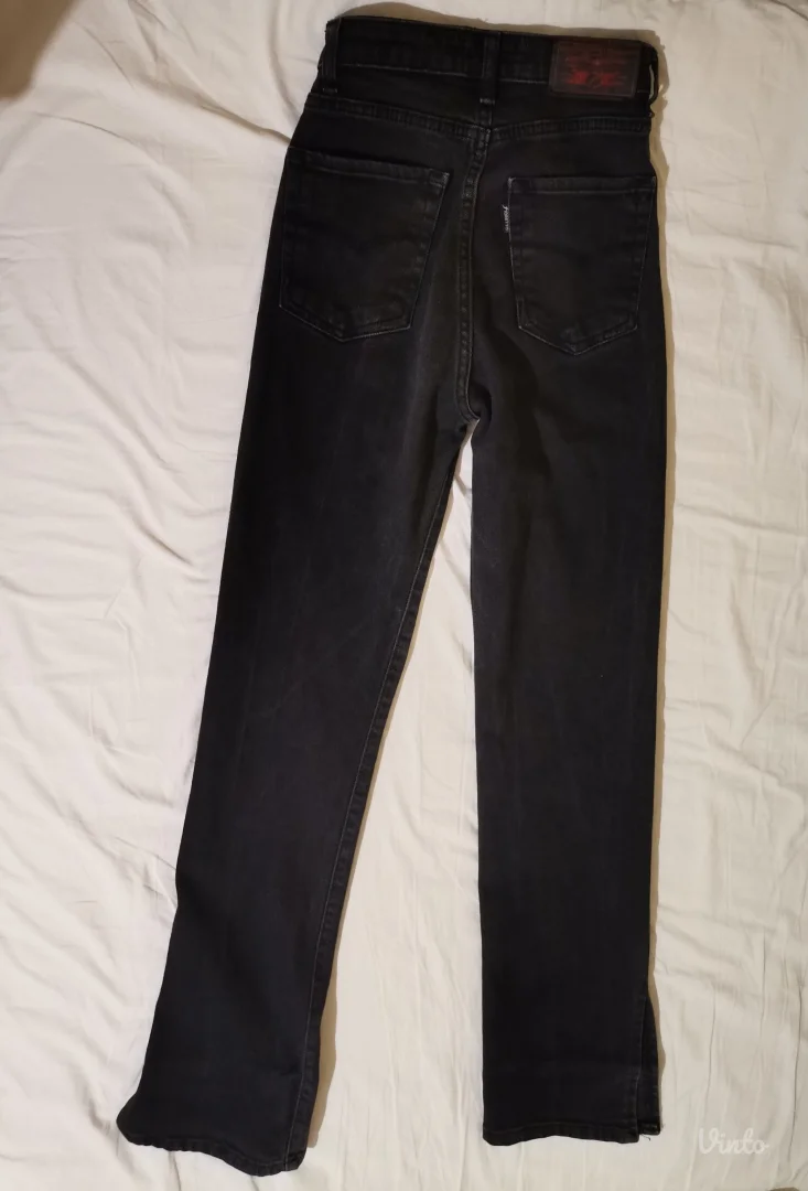 Crne farmerke zvoncare XS