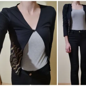 Crni blejzer / kardigan XS/S (poklon uz kupovinu)