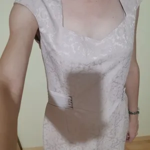 Bež elegantna haljina L