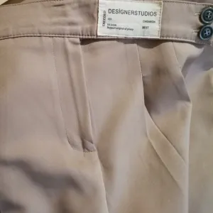 Ženske elegantne/poslovne pantalone 42 (XL)