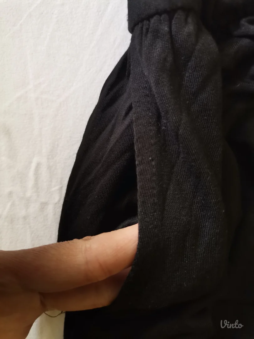 Nov crni kombinezon S