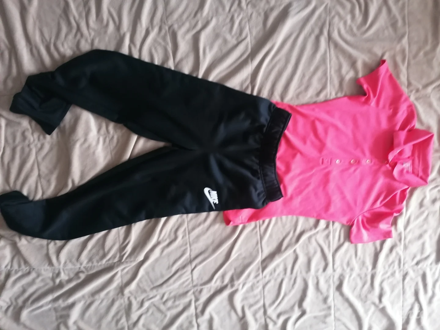 Nike trenerka deciji L i nike majica xs xs s