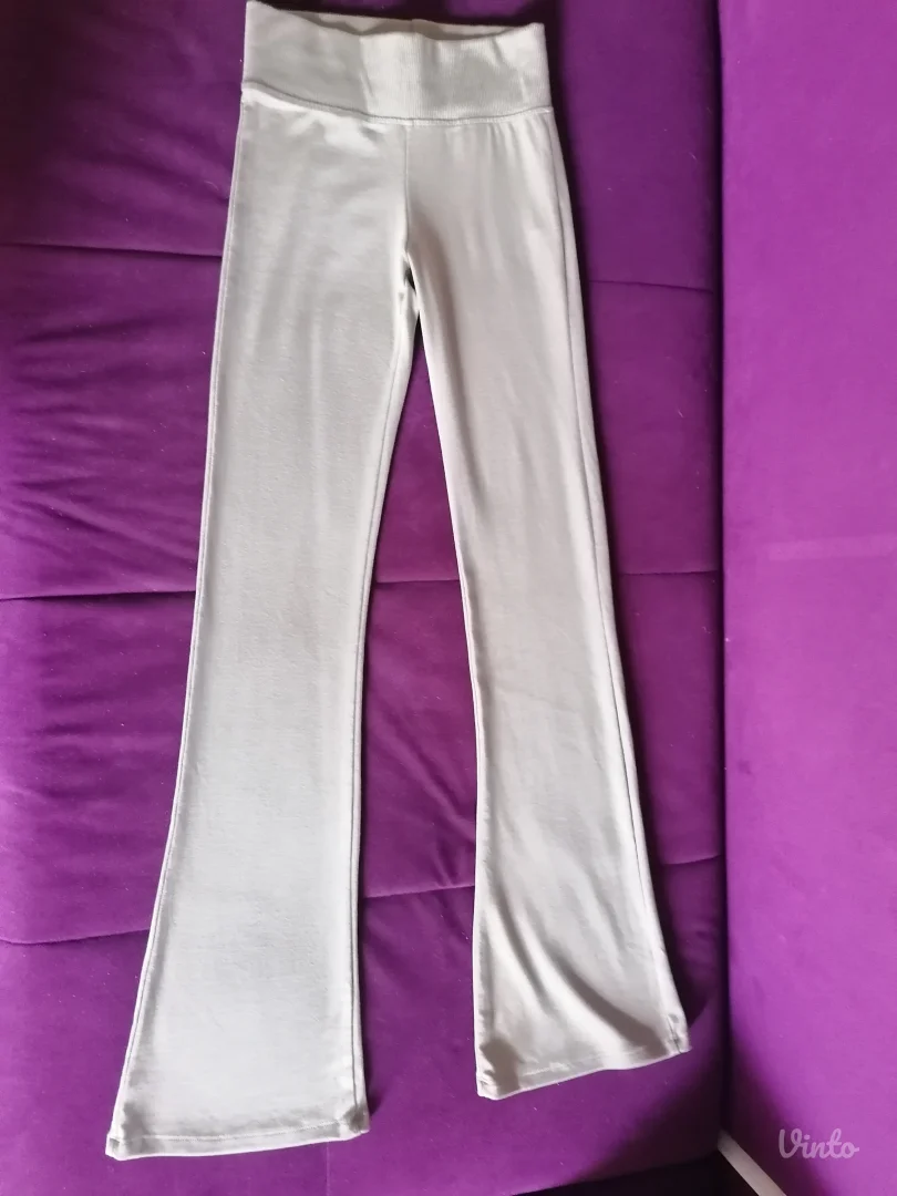 Bershka zvonarice xs s