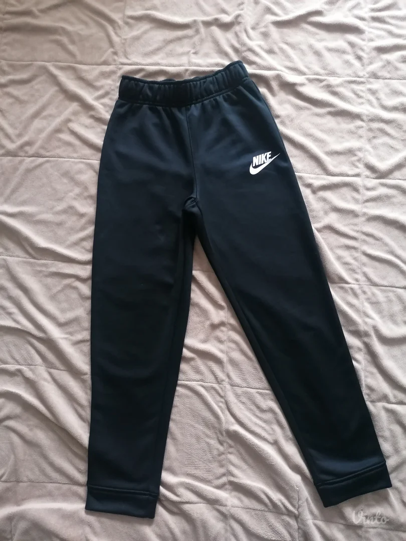 Nike trenerka deciji L i nike majica xs xs s