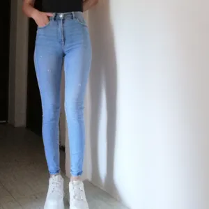 Stradivarius farmerke xs34