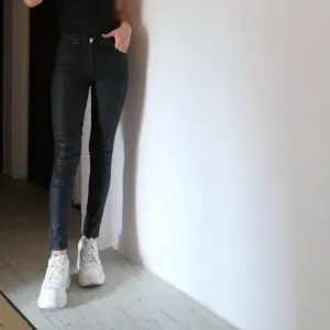 Mango kozne pantalone xs34