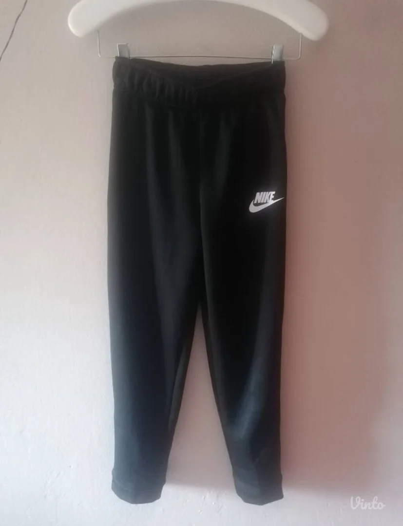 Nike trenerka deciji L i nike majica xs xs s