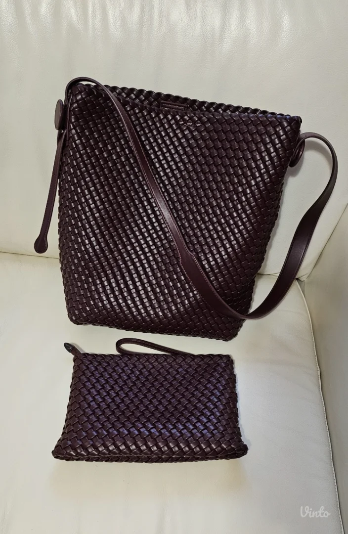 Kožna pletena bucket bag sa neseserom, hobo