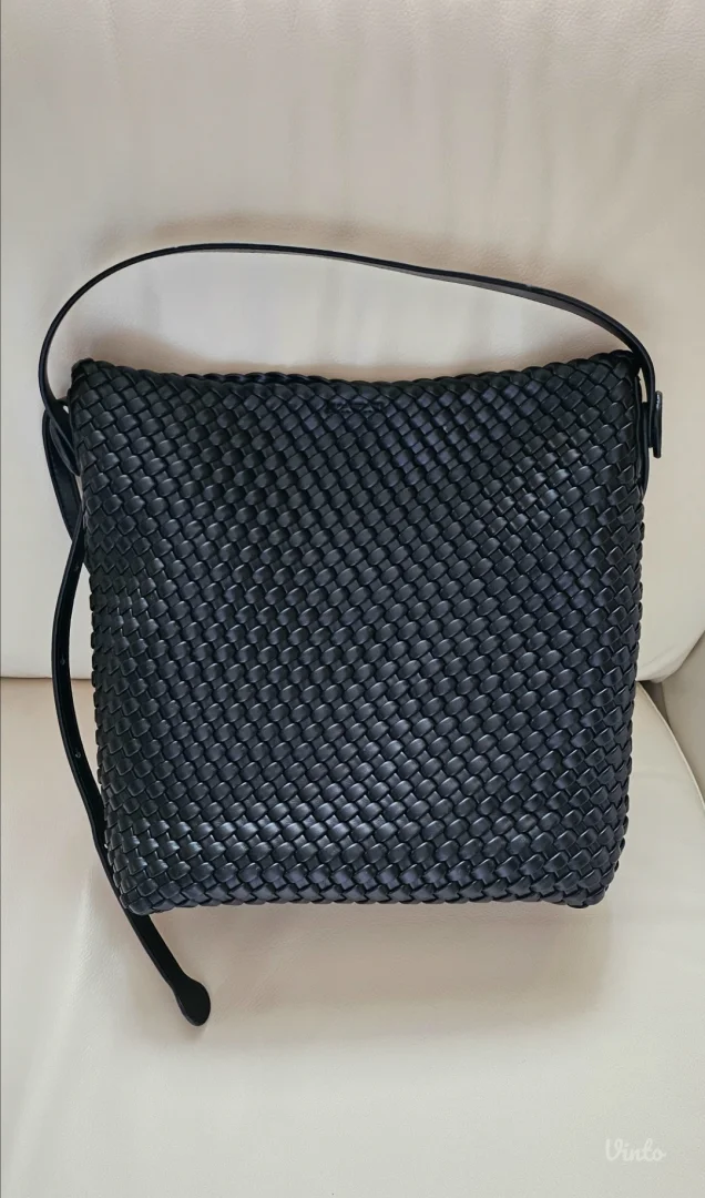 Kožna pletena bucket bag sa neseserom, hobo