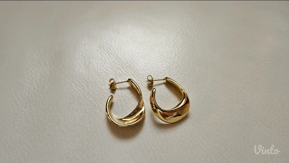 Atraktivne nove hoop twisted minđuše, zlatna boja