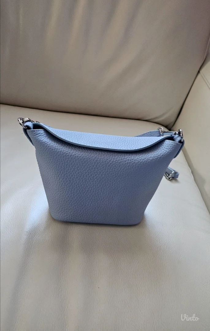 Kožna crossbody bucket baby blue torba