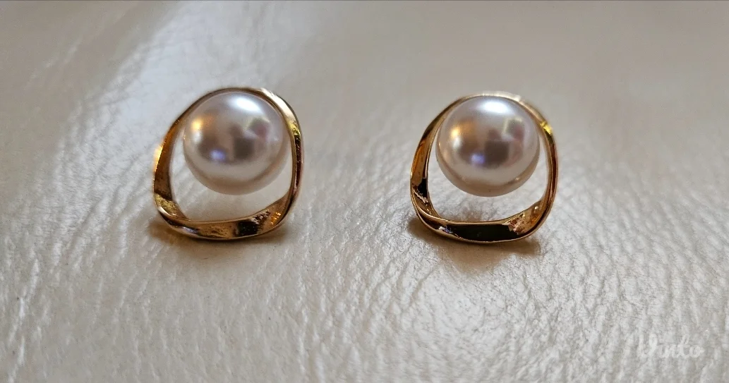 Atraktivne nove stud minđuše sa perlom