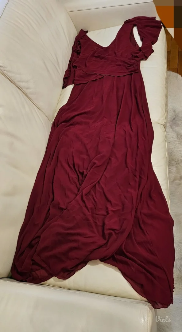 Atraktivna svečana duga burgundy haljina A forme, novo