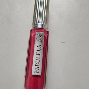 Bourjois Fabuleux Ink nov neotvoren tečni karmin