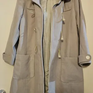 Elkom izvrsna jakna/ kaput sa kapuljacom