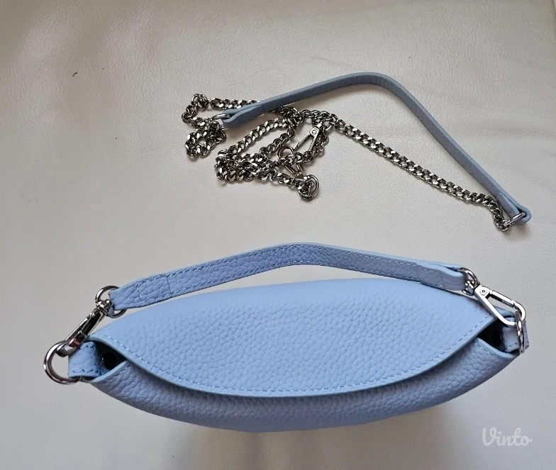 Kožna crossbody bucket baby blue torba