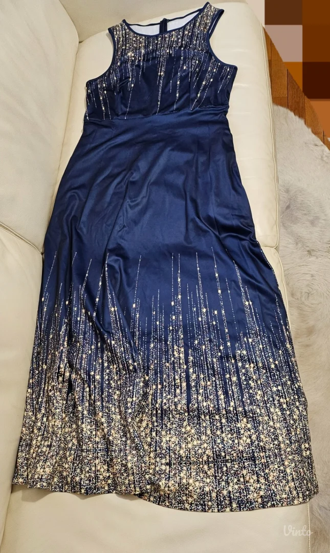 Atraktivna duga haljina A forme, novo