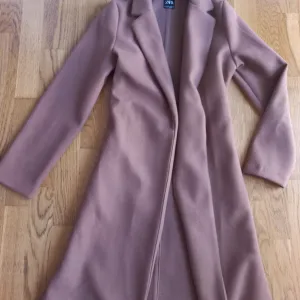 ZARA KAPUT! NOVO! 🏷