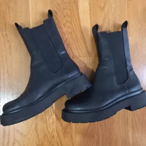 NOVE H&M MARTINKE! 🏷