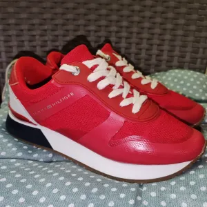 Original Tommy Hilfiger patike 36
