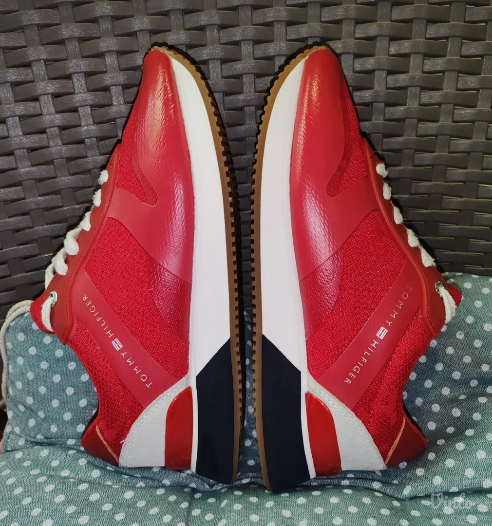 Original Tommy Hilfiger patike 36
