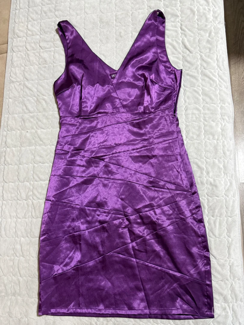 Ljubicasta satenska haljina