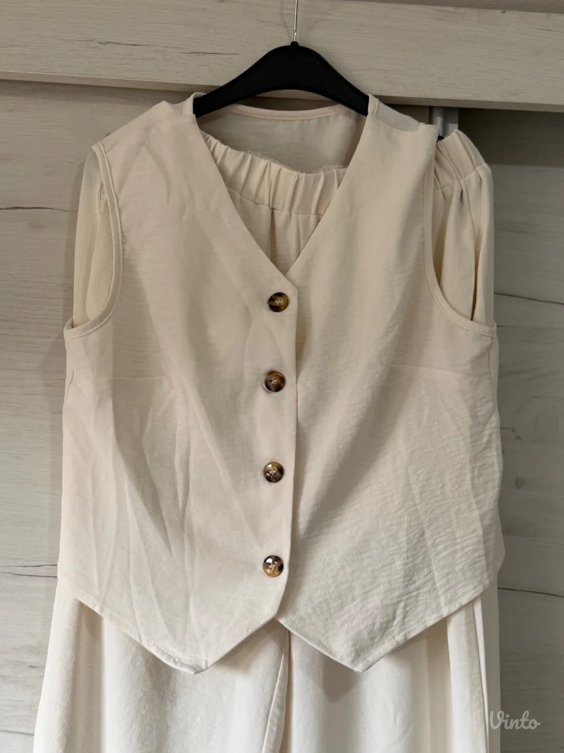 Komplet (prsluk i pantalone)