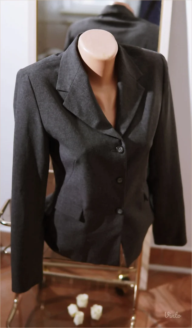 6.5. Sivi Elegantni sako M