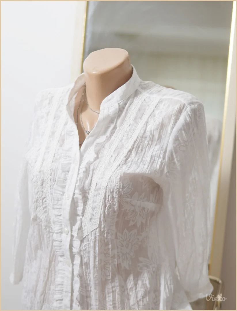 3.4. Yessica C&A bela čipkana L bluza