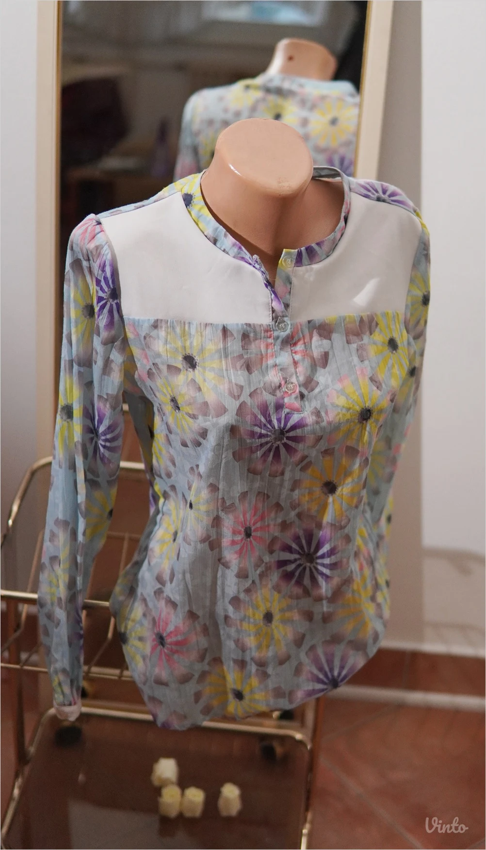 3.5. Ženska šarena pastelna bluza M