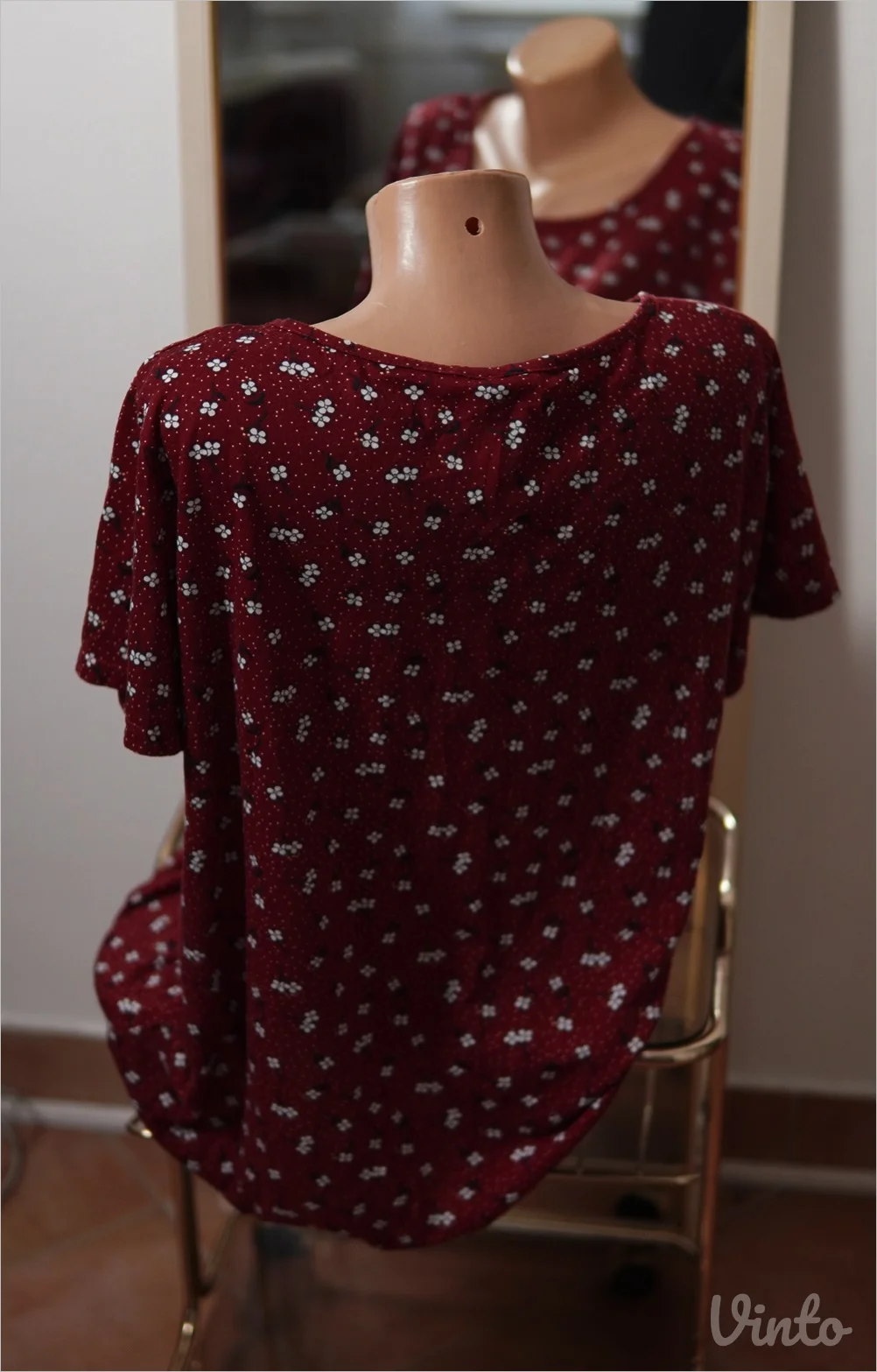 4.3. Pamučna bordo majica sa cvetićima XL