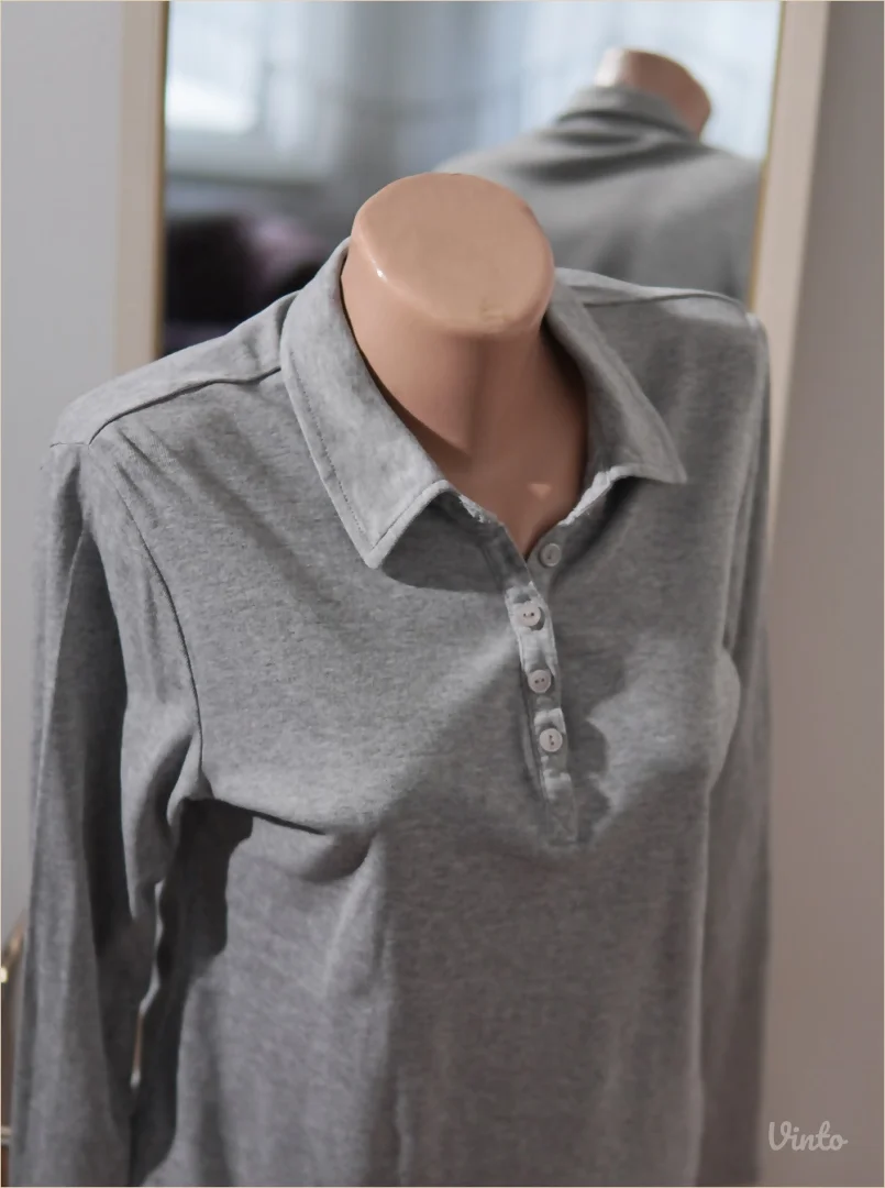 4.5. BPC siva majica sa kragnom M