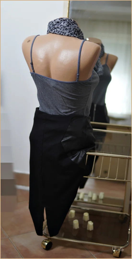 2.4.1. Crna elegantna S suknja sa cibzarom