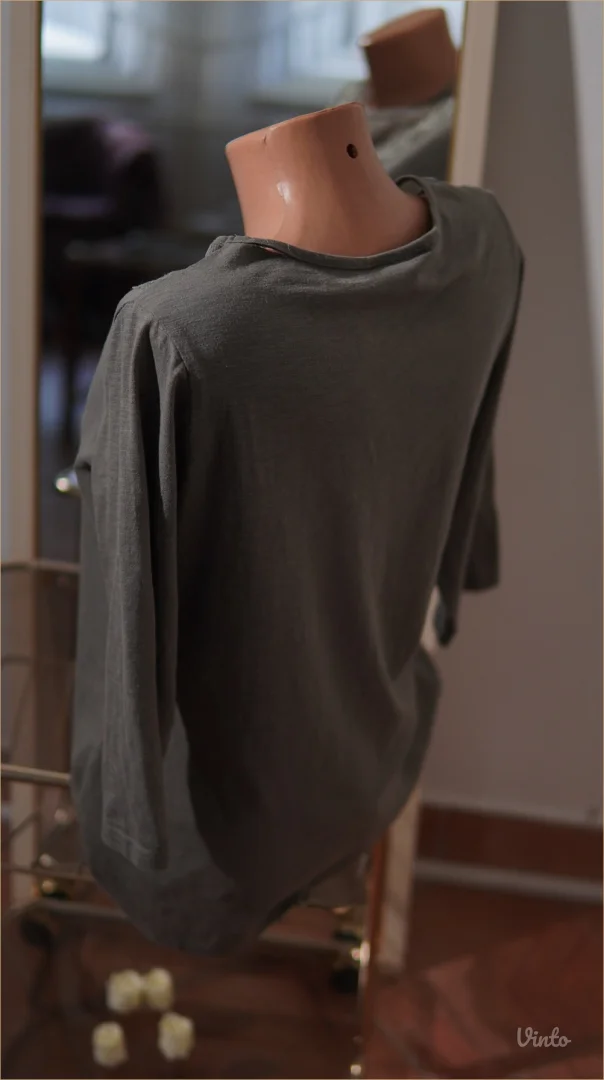 4.4. Majica M sa čipkanim izrezom Janina