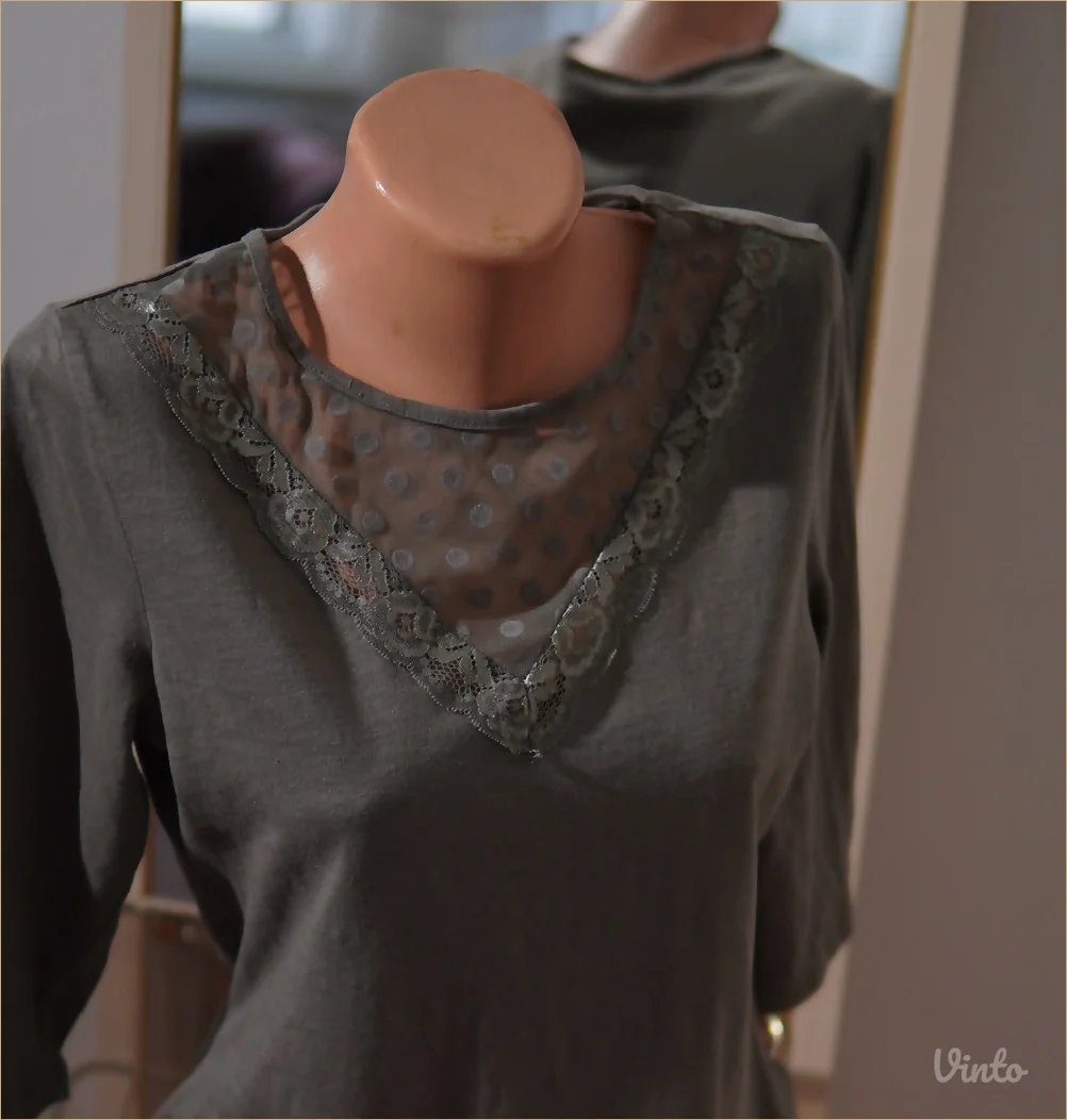 4.4. Majica M sa čipkanim izrezom Janina