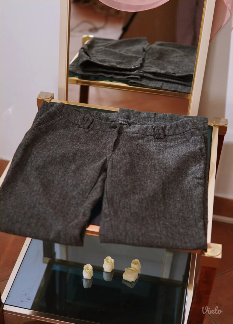 5.4.3. Elegantne sive zimske pantalone L