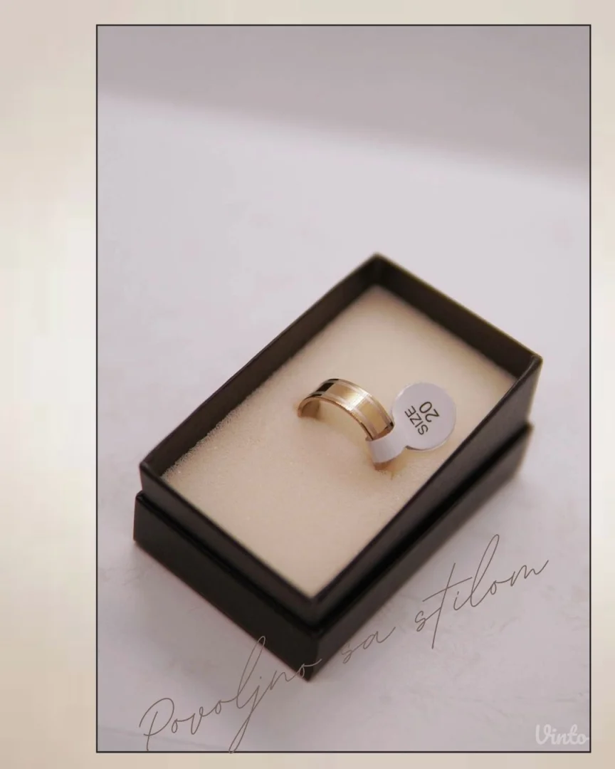 9.6.9.20. Muški prsten klasičan zlatna boja