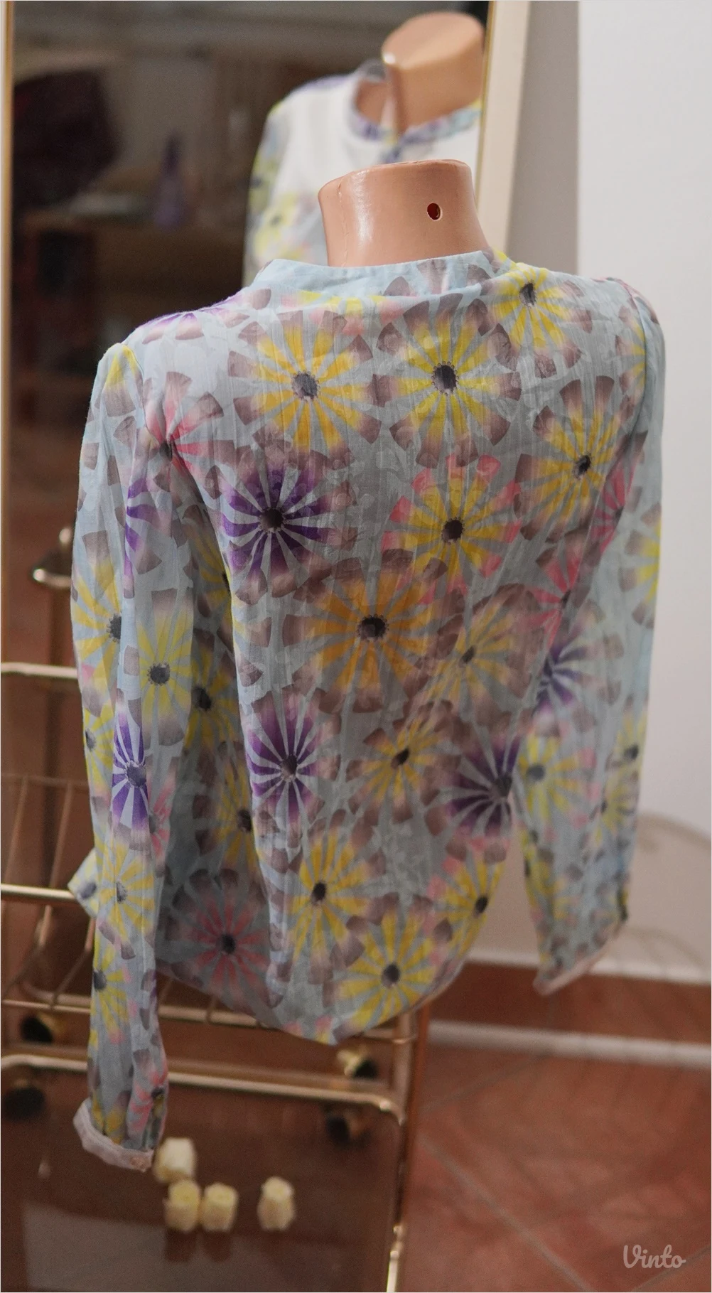 3.5. Ženska šarena pastelna bluza M