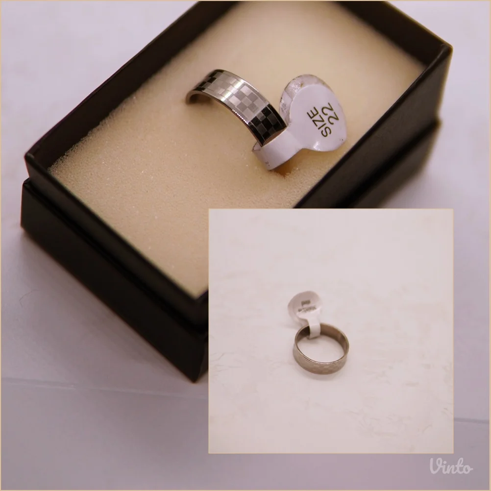 9.6.16.22. Nov prsten sa elegantnim detaljima