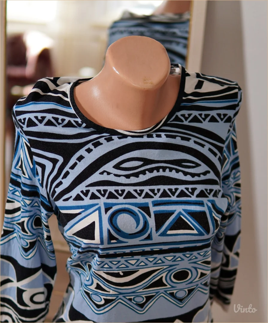 4.4. Etno plava majica S tribal print