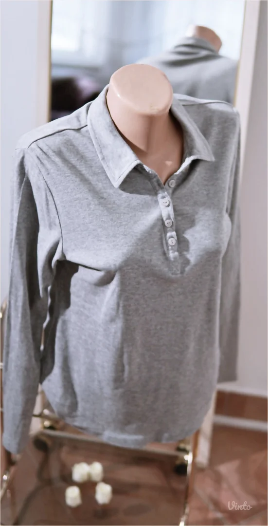 4.5. BPC siva majica sa kragnom M